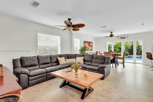 15726 SW 76th Ter, Miami, FL 33193