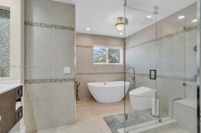 15726 SW 76th Ter, Miami, FL 33193