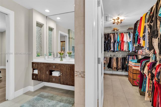 15726 SW 76th Ter, Miami, FL 33193