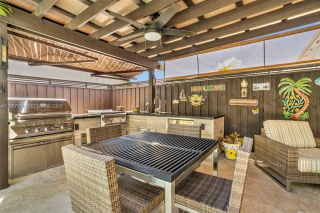 15726 SW 76th Ter, Miami, FL 33193