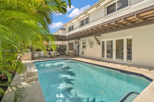 15726 SW 76th Ter, Miami, FL 33193