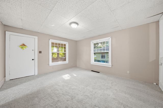3930 9th Street, Des Moines, IA 50313