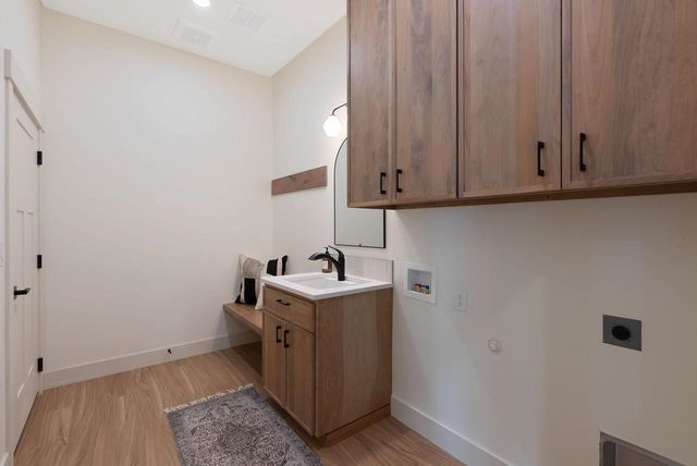 7520 N Cedar Rd, Spokane, WA 99208