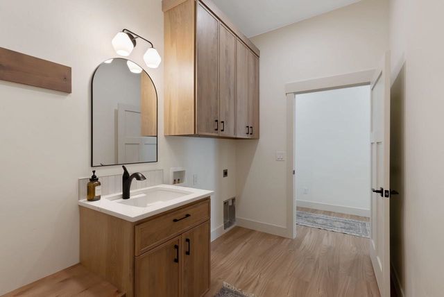 7520 N Cedar Rd, Spokane, WA 99208