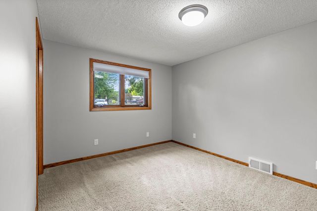 14366 Europa Avenue, Apple Valley, MN 55124