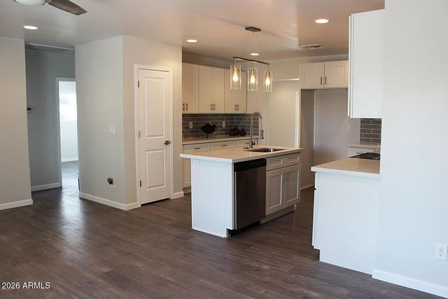 2238 E MULBERRY Drive, Phoenix, AZ 85016
