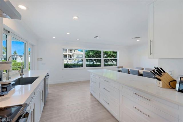 1250 Tuna CT, Naples, FL 34102