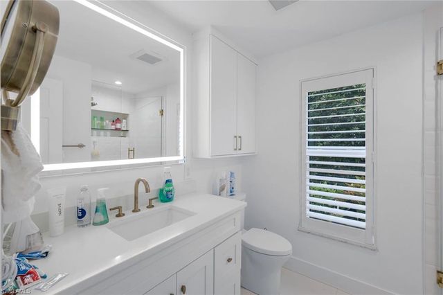 1250 Tuna CT, Naples, FL 34102