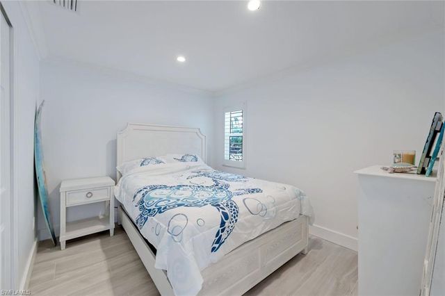 1250 Tuna CT, Naples, FL 34102