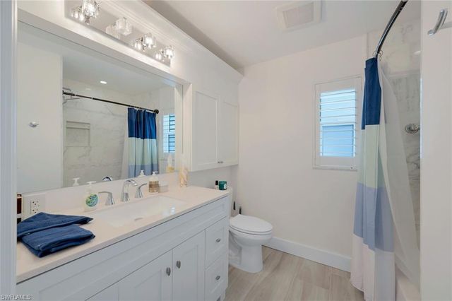 1250 Tuna CT, Naples, FL 34102