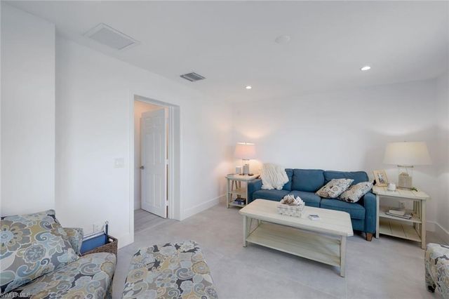 1250 Tuna CT, Naples, FL 34102