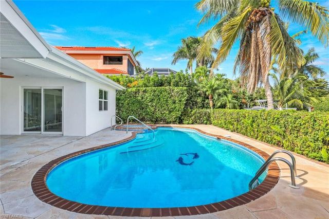 1250 Tuna CT, Naples, FL 34102