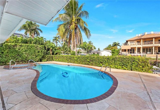 1250 Tuna CT, Naples, FL 34102