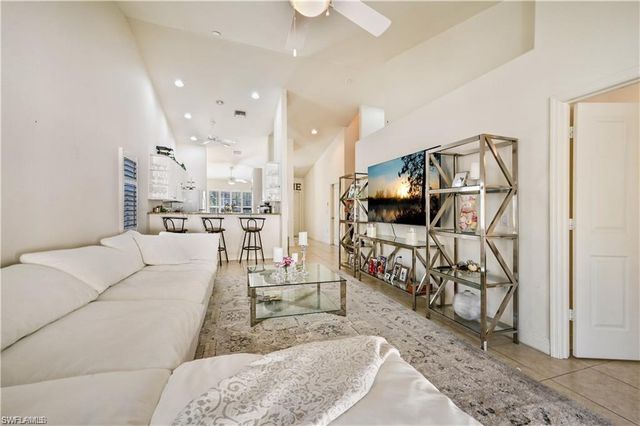 3505 Avion Woods CT 904, Naples, FL 34104