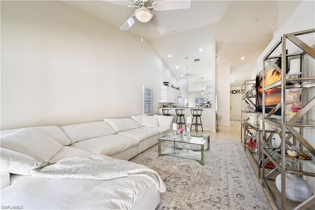 3505 Avion Woods CT 904, Naples, FL 34104