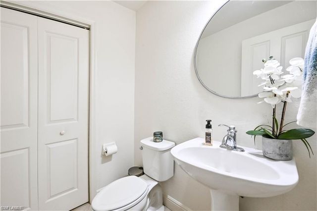 3505 Avion Woods CT 904, Naples, FL 34104