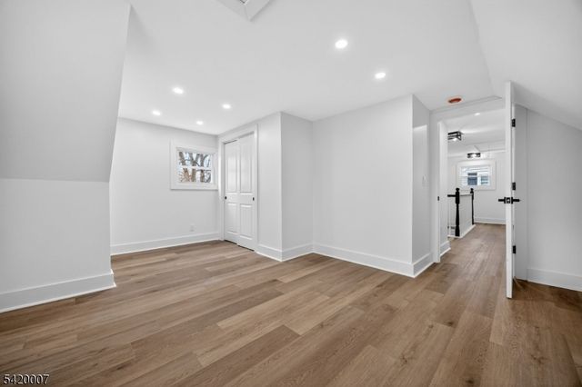 90 1St Ave, Woodbridge Twp., NJ 07064