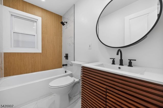 90 1St Ave, Woodbridge Twp., NJ 07064