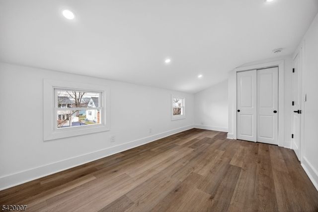 90 1St Ave, Woodbridge Twp., NJ 07064