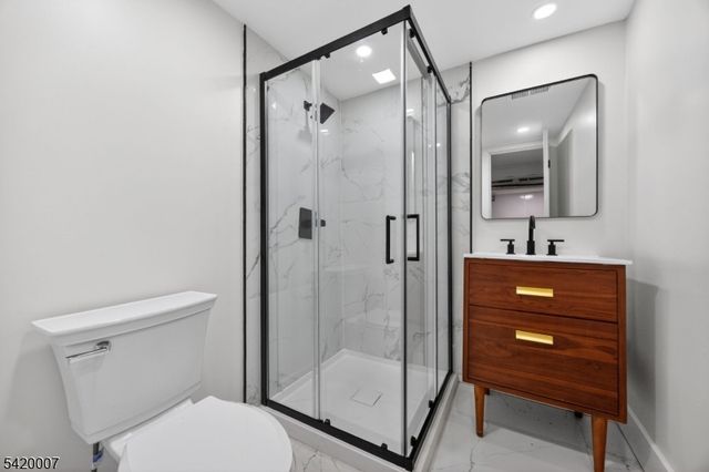 90 1St Ave, Woodbridge Twp., NJ 07064