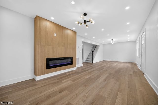 90 1St Ave, Woodbridge Twp., NJ 07064