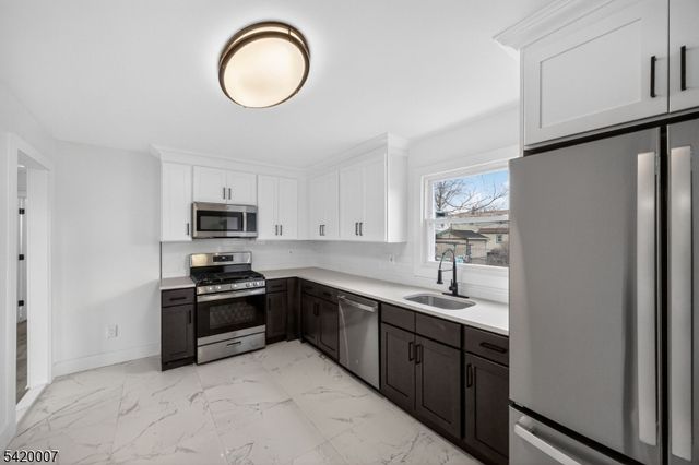 90 1St Ave, Woodbridge Twp., NJ 07064