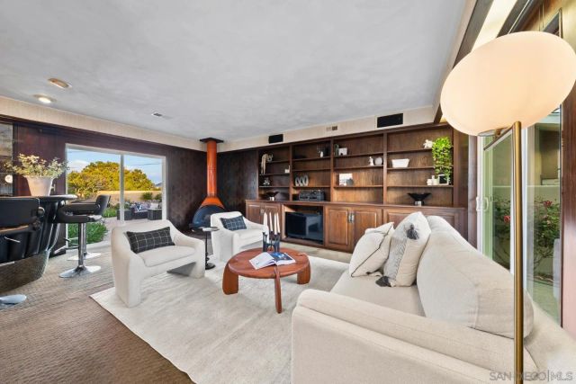 1261 Catalina, San Diego, CA 92107