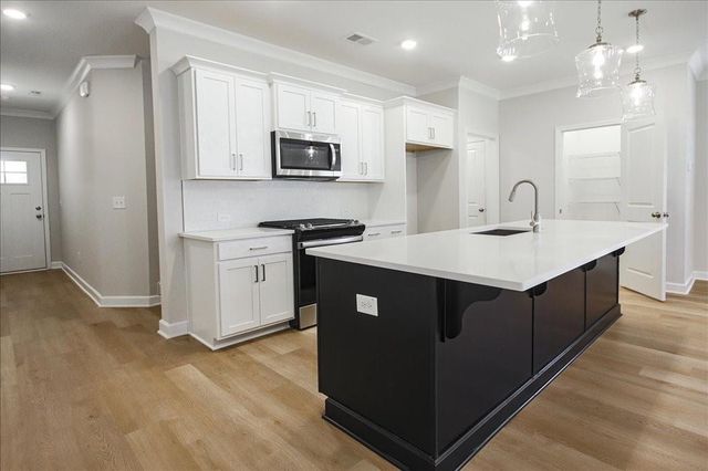 541 Feldspar Way, Lawrenceville, GA 30043