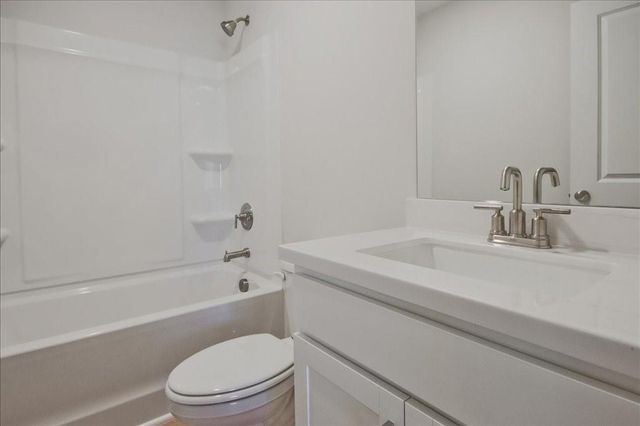 541 Feldspar Way, Lawrenceville, GA 30043