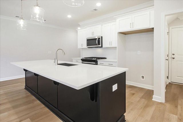 541 Feldspar Way, Lawrenceville, GA 30043