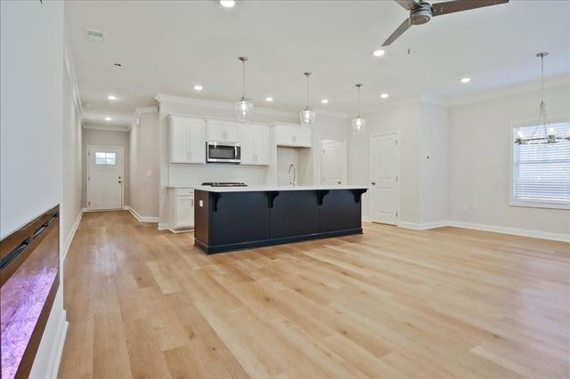 541 Feldspar Way, Lawrenceville, GA 30043