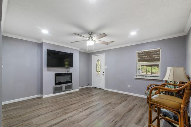 2705 21st Street, Hempstead, TX 77445