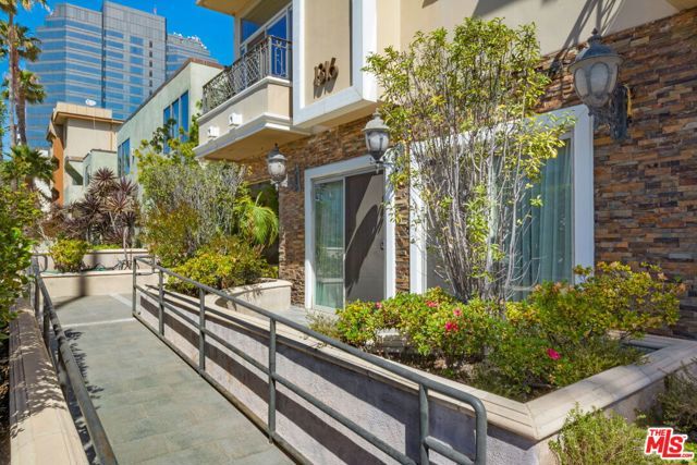 1316 Amherst Avenue 402, Los Angeles, CA 90025