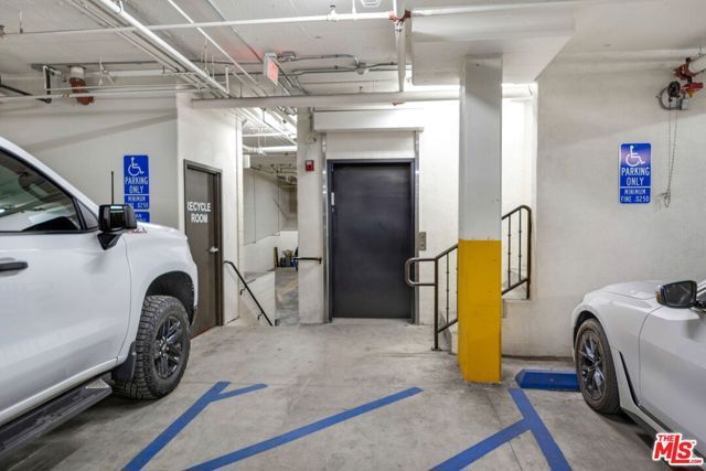 1316 Amherst Avenue 402, Los Angeles, CA 90025