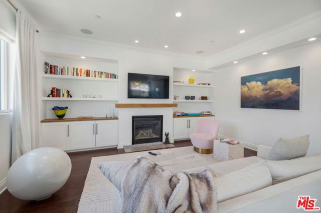 1316 Amherst Avenue 402, Los Angeles, CA 90025