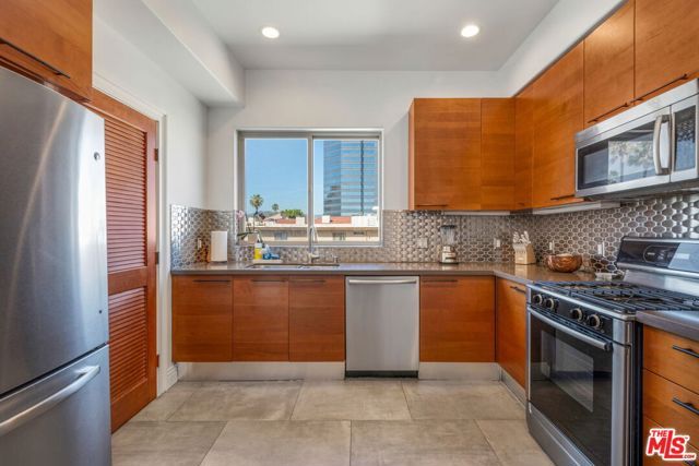 1316 Amherst Avenue 402, Los Angeles, CA 90025