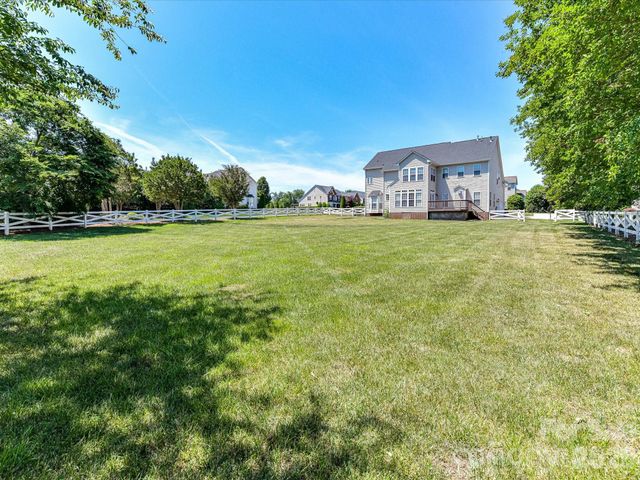 139 Corona Circle, Mooresville, NC 28117