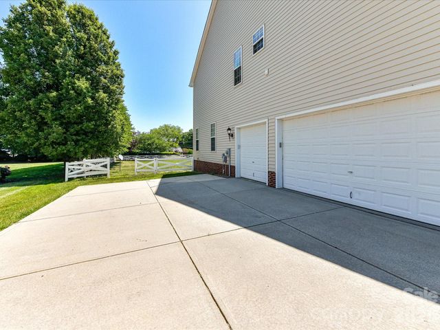 139 Corona Circle, Mooresville, NC 28117
