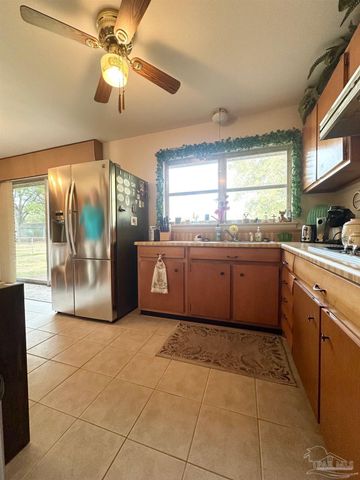 6514 Lark Ave, Milton, FL 32570