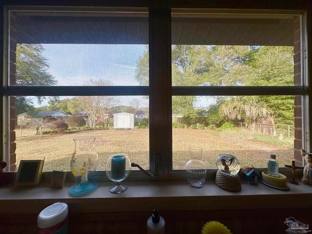 6514 Lark Ave, Milton, FL 32570