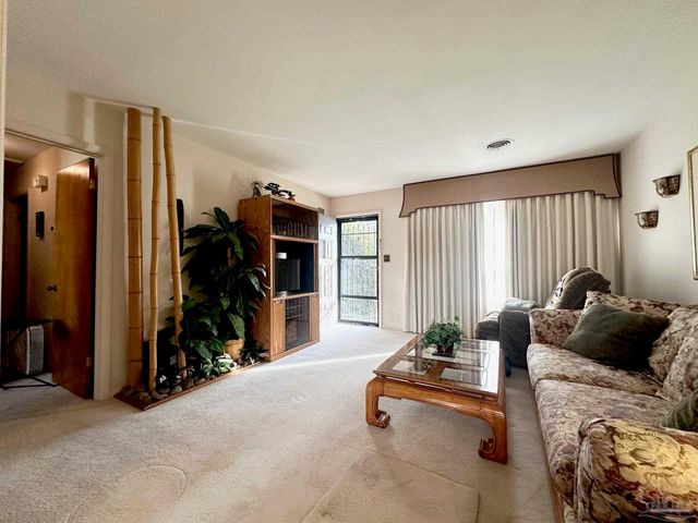 6514 Lark Ave, Milton, FL 32570