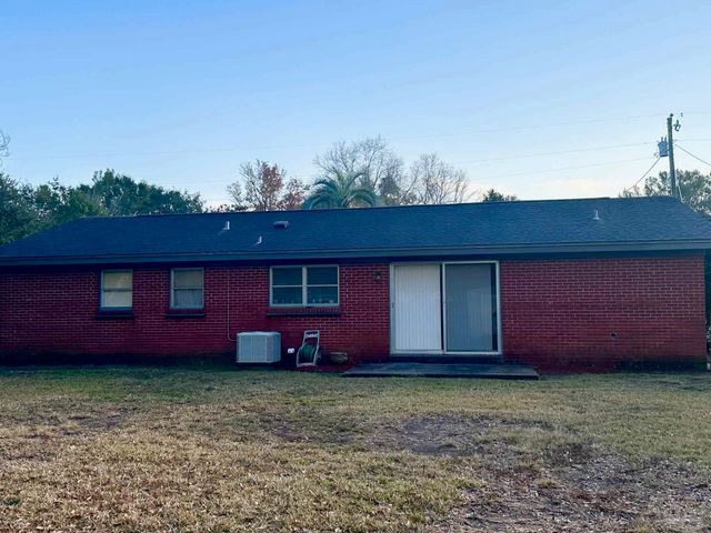 6514 Lark Ave, Milton, FL 32570