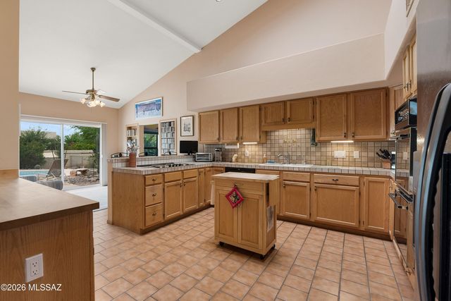12390 E Avenida De La Vista Verde, Tucson, AZ 85749