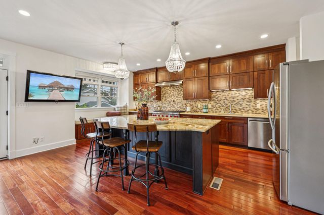 816 VEITCH ST, Arlington, VA 22204