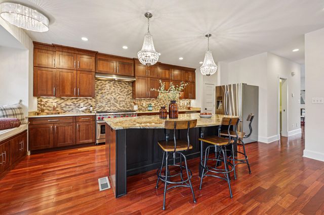 816 VEITCH ST, Arlington, VA 22204