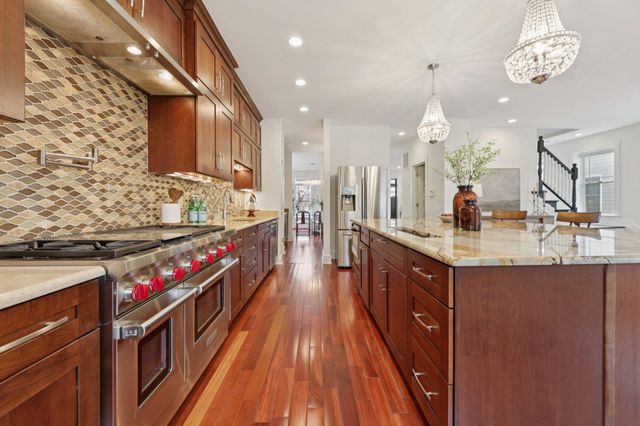 816 VEITCH ST, Arlington, VA 22204