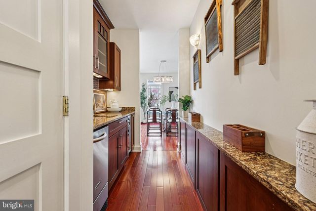 816 VEITCH ST, Arlington, VA 22204
