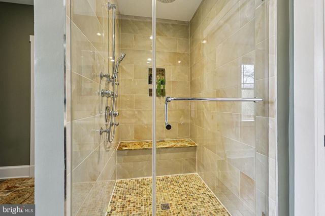 816 VEITCH ST, Arlington, VA 22204