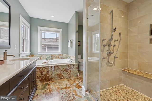 816 VEITCH ST, Arlington, VA 22204