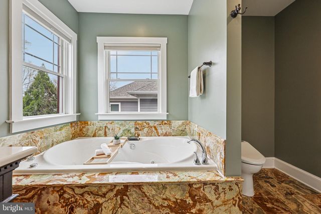 816 VEITCH ST, Arlington, VA 22204